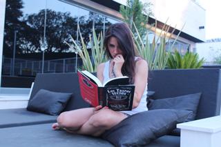 Pilar Rubio feet photo thumbnail