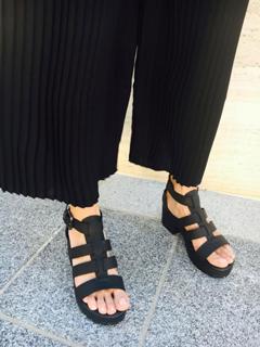 Pilar Rubio feet photo thumbnail
