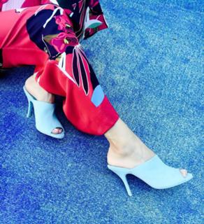 Pilar Rubio feet photo thumbnail