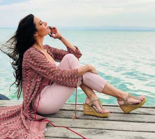 Pilar Rubio feet photo thumbnail