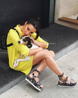 Pilar Rubio feet photo thumbnail