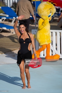 Pilar Rubio feet photo thumbnail