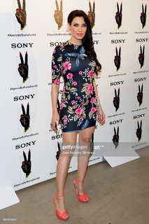Pilar Rubio feet photo thumbnail