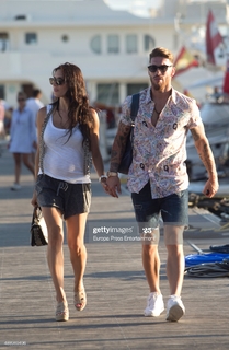 Pilar Rubio feet photo thumbnail