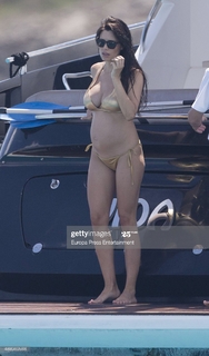 Pilar Rubio feet photo thumbnail