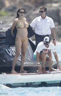Pilar Rubio feet photo thumbnail