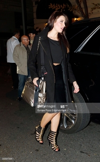 Pilar Rubio feet photo thumbnail