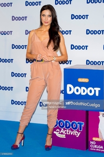 Pilar Rubio feet photo thumbnail