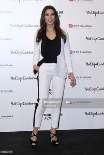 Pilar Rubio feet photo thumbnail