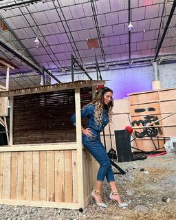 Pilar Rubio feet photo thumbnail