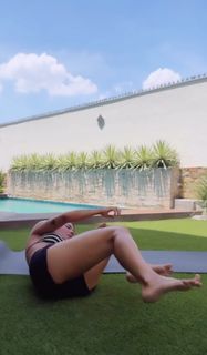 Pilar Rubio feet photo thumbnail