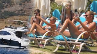 Pinar Altug feet photo thumbnail