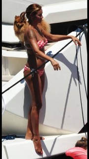 Pinar Altug feet photo thumbnail