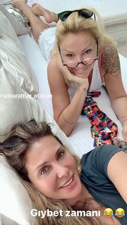 Pinar Altug feet photo thumbnail