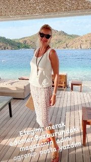 Pinar Altug feet photo thumbnail