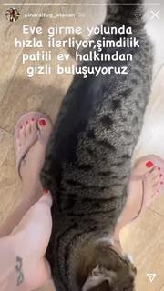 Pinar Altug feet photo thumbnail
