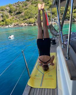 Pinar Altug feet photo thumbnail