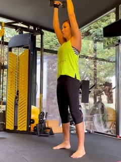 Pinar Altug feet photo thumbnail