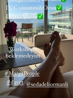 Pinar Altug feet photo thumbnail