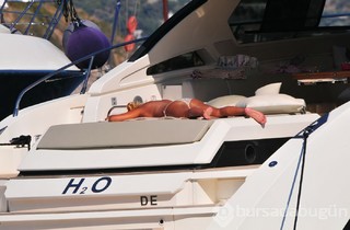 Pinar Altug feet photo thumbnail