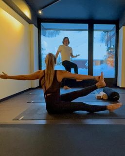 Pinar Altug feet photo thumbnail