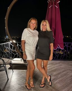 Pinar Altug feet photo thumbnail