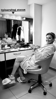 Pinar Altug feet photo thumbnail