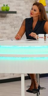 Pinar Altug feet photo thumbnail