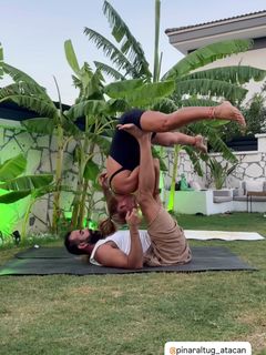 Pinar Altug feet photo thumbnail