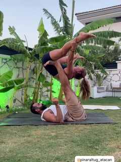 Pinar Altug feet photo thumbnail