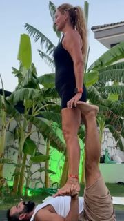 Pinar Altug feet photo thumbnail