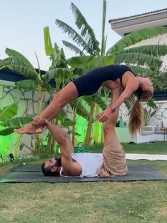 Pinar Altug feet photo thumbnail