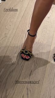 Pinar Altug feet photo thumbnail