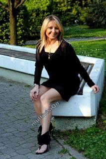 Pinar Aylin feet photo 1