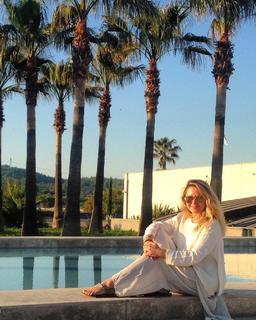 Pinar Aylin feet photo 2