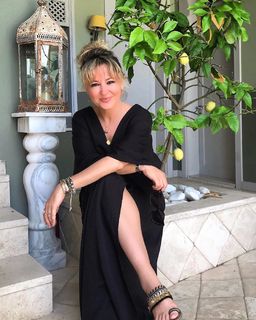 Pinar Aylin feet photo 1