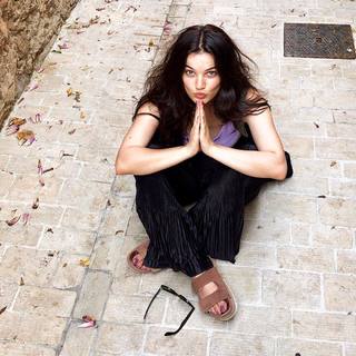 Pinar Deniz feet photo thumbnail