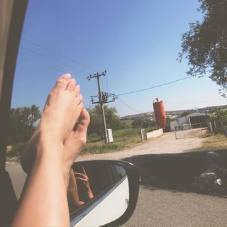 Pinar Deniz feet photo thumbnail