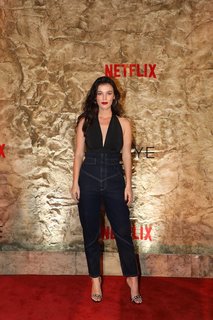 Pinar Deniz feet photo thumbnail