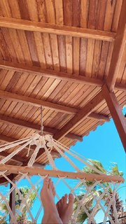 Pinar Deniz feet photo thumbnail