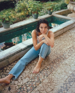 Pinar Deniz feet photo thumbnail