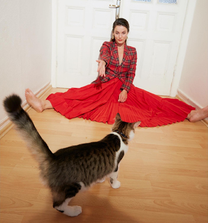 Pinar Deniz feet photo thumbnail