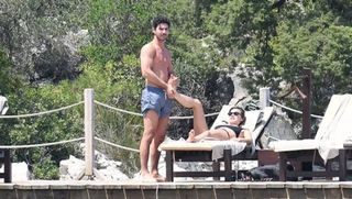 Pinar Deniz feet photo thumbnail