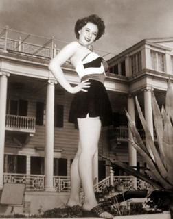 Piper Laurie feet photo 2
