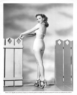 Piper Laurie feet photo 3