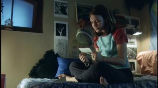 Piper Perabo feet photo thumbnail