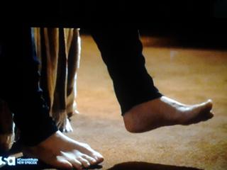 Piper Perabo feet photo thumbnail