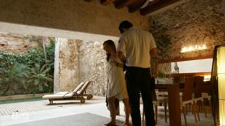Piper Perabo feet photo thumbnail