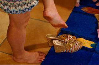 Piper Perabo feet photo thumbnail