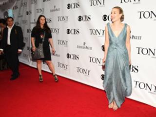 Piper Perabo feet photo thumbnail
